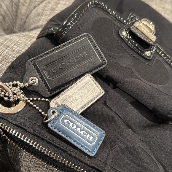 Coach Bag Signature Logo Satchel - Picture 16 of 17